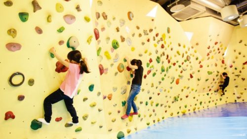 東京都のクライミング施設「ギャラクシティ」